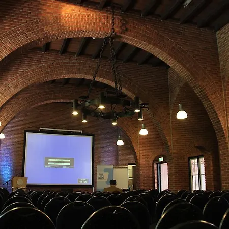 De Volksabdij 3* オッセンドレグト